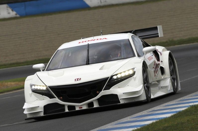 acura-nsx-gt-racer-front-in-motion-796x528