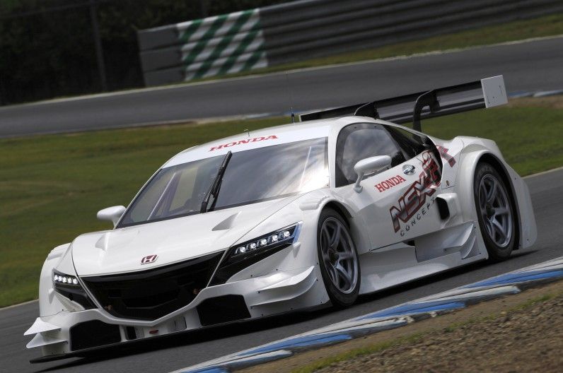 acura-nsx-gt-racer-front-three-quarters-in-motion-796x528