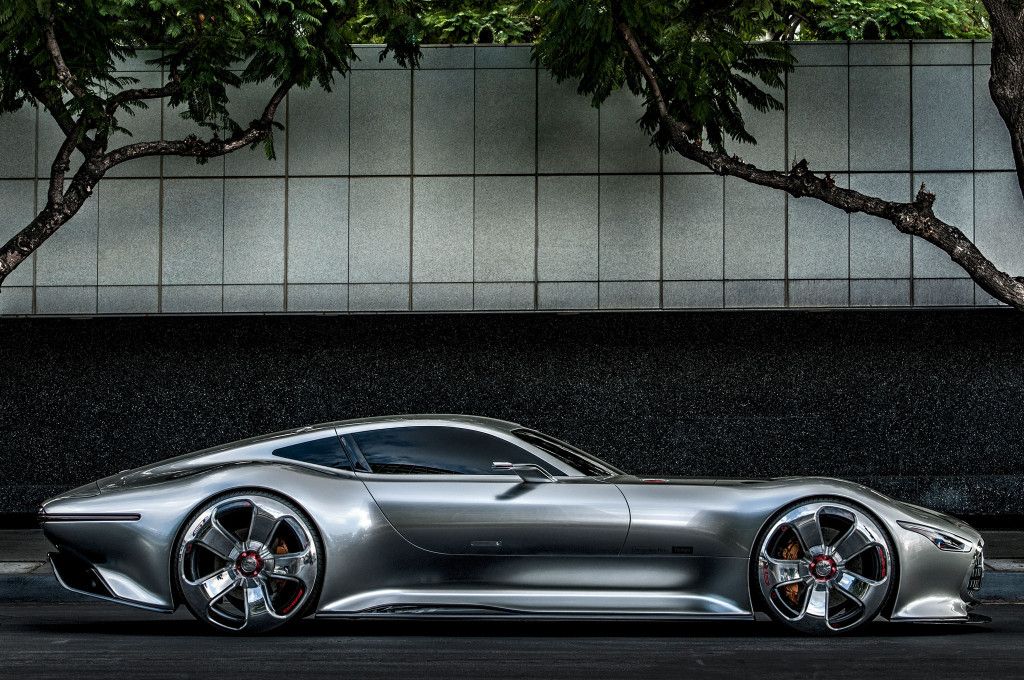 Mercedes-Benz-AMG-Vision-Gran-Turismo-Concept-side-view
