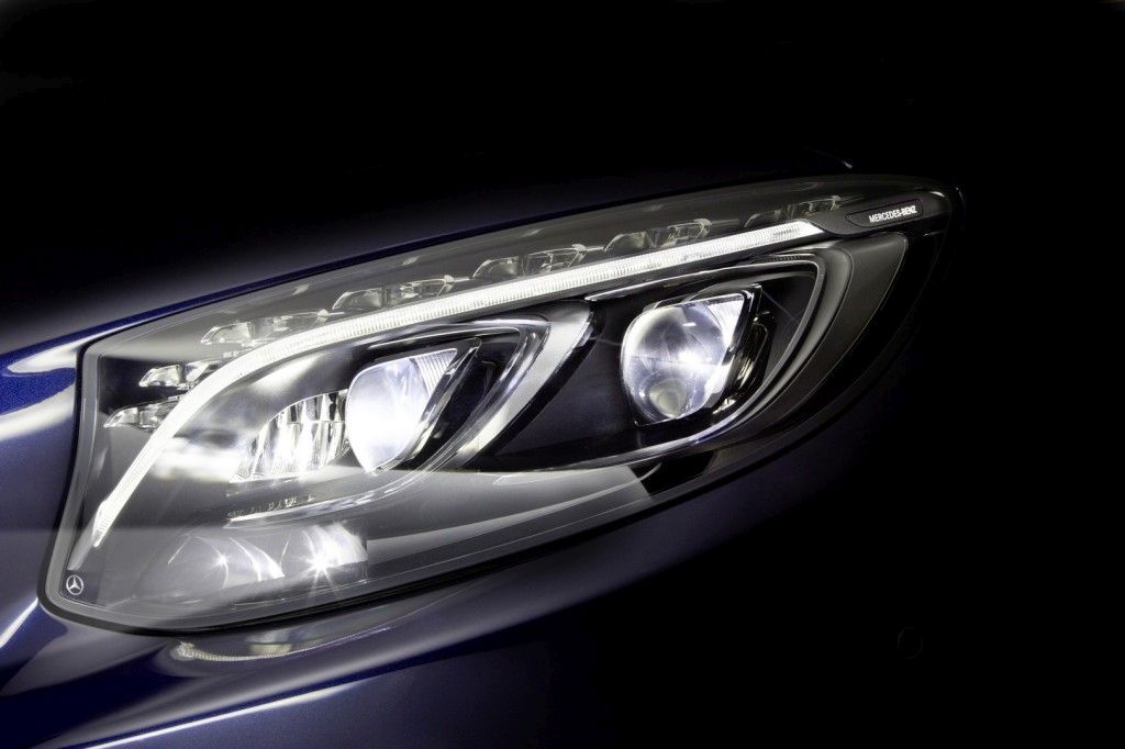 Mercedes-Benz erweitert seine LED-Scheinwerfer um ein HIGH RANGE