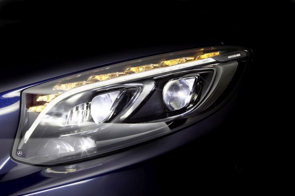 Mercedes-Benz erweitert seine LED-Scheinwerfer um ein HIGH RANGE