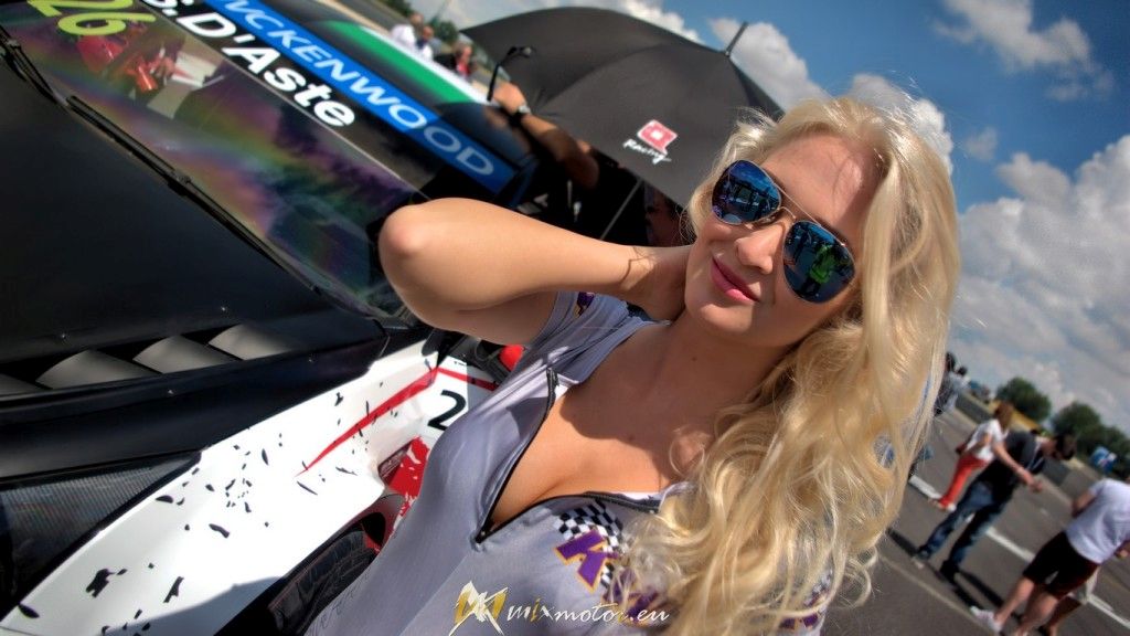 FIA WTCC SlovakiaRing hostes grid girl 8