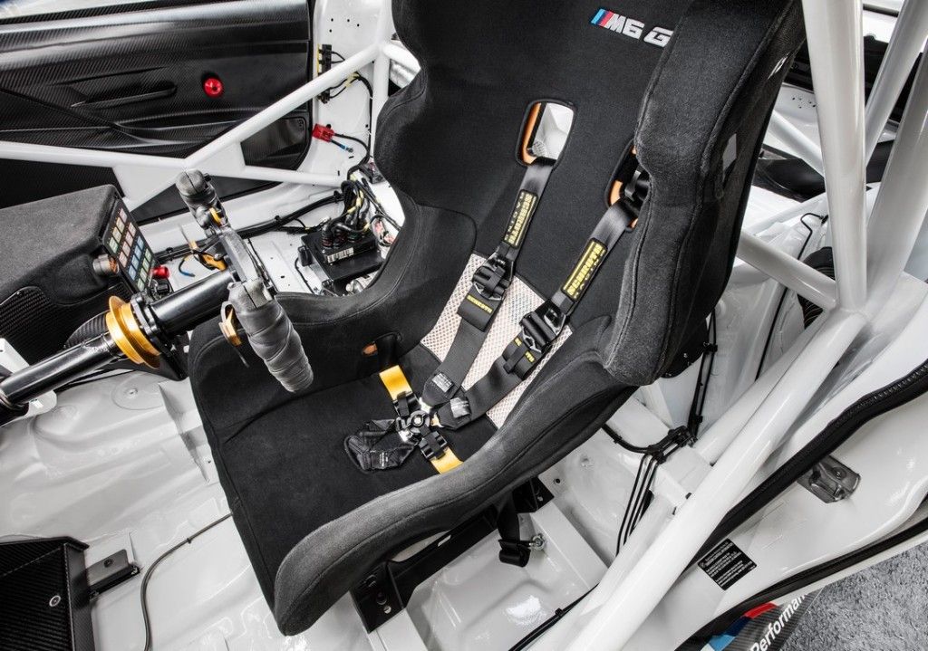 BMW M6 GT3 interior seat športová sedačka škrupina