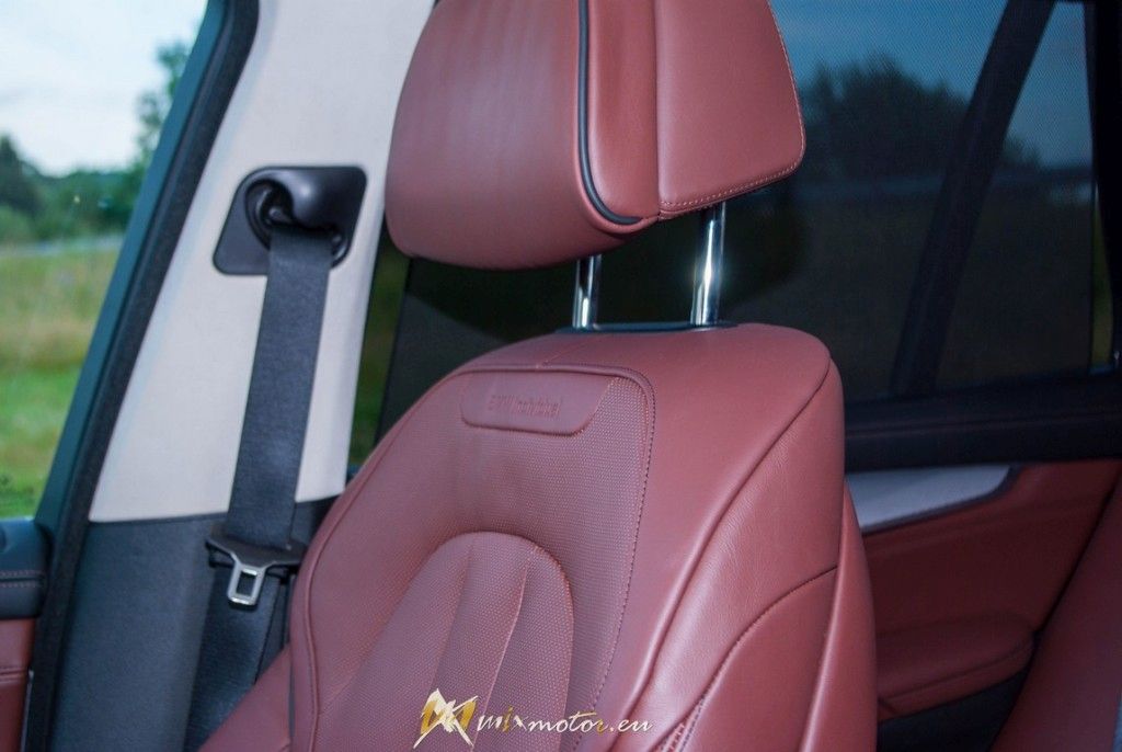 BMW X5 M50d interior interiér predné sedačky seats front lether koža (2)