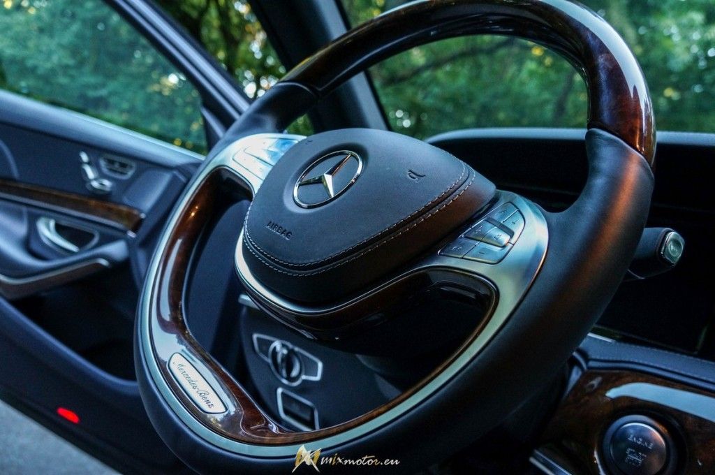 Mercedes-Benz S500 sedan limusine long 4matic interior interiér driwing wheel volant