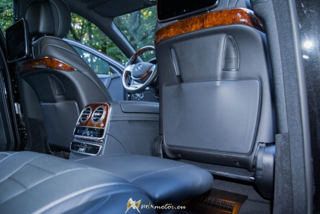 Mercedes-Benz S500 sedan limusine long 4matic interior interiér rear seat zadné sedačky