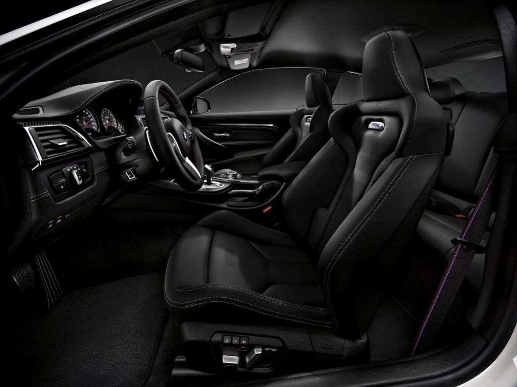BMW M3 M4 interior interiér sedačky seat (2)