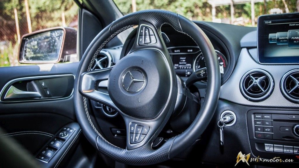 Mercedes-Benz B-Class Trieda B 200 CDI 4MATIC interior interiér exteriér exterior 2015 12