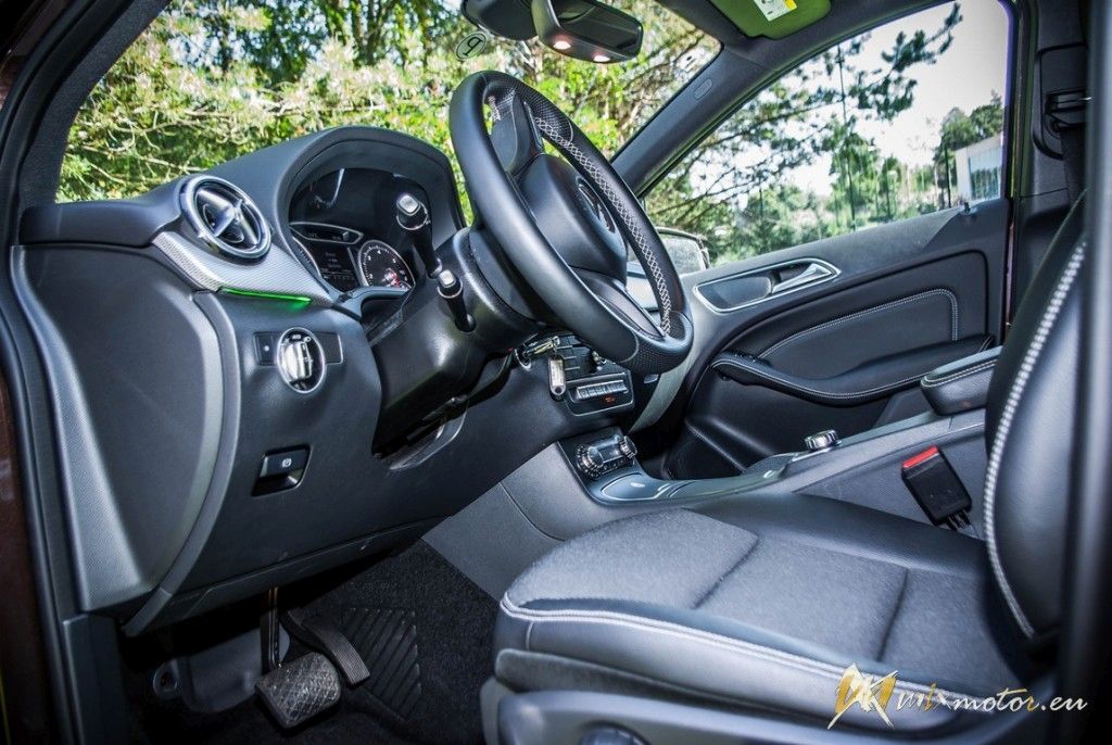 Mercedes-Benz B-Class Trieda B 200 CDI 4MATIC interior interiér exteriér exterior 2015 17