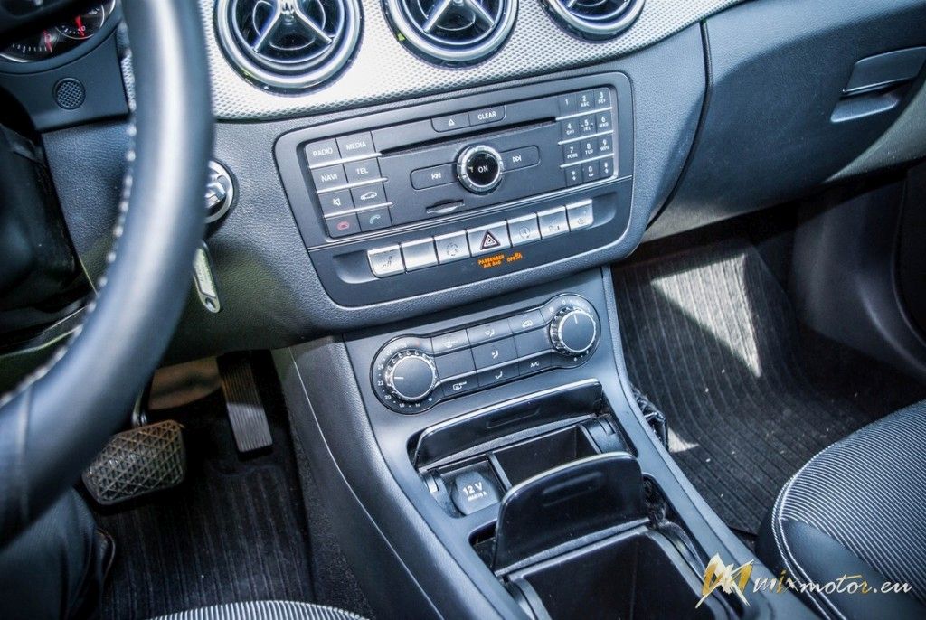 Mercedes-Benz B-Class Trieda B 200 CDI 4MATIC interior interiér exteriér exterior 2015 19