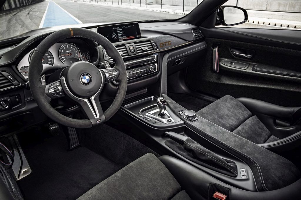 BMW M M4 GTS interior interiér exterior exteriér wing spoiler krídlo elektróny brzdy wheels brakes sedačky seats motorsport 27