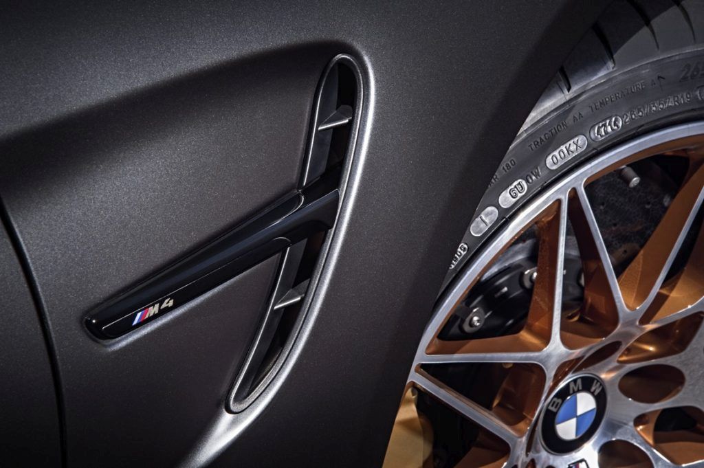 BMW M M4 GTS interior interiér exterior exteriér wing spoiler krídlo elektróny brzdy wheels brakes sedačky seats motorsport 38