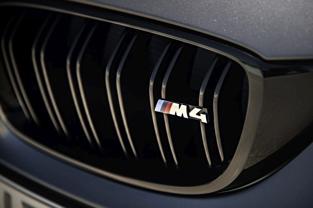 BMW M M4 GTS interior interiér exterior exteriér wing spoiler krídlo elektróny brzdy wheels brakes sedačky seats motorsport 41