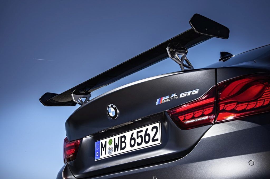 BMW M M4 GTS interior interiér exterior exteriér wing spoiler krídlo elektróny brzdy wheels brakes sedačky seats motorsport 45