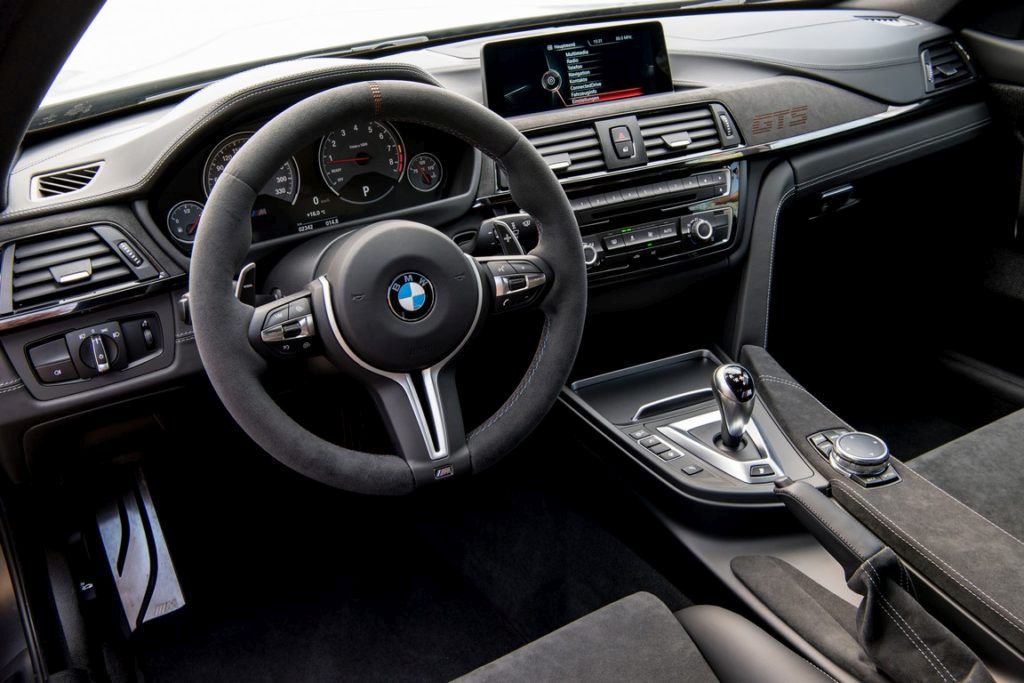 BMW M M4 GTS interior interiér exterior exteriér wing spoiler krídlo elektróny brzdy wheels brakes sedačky seats motorsport 90