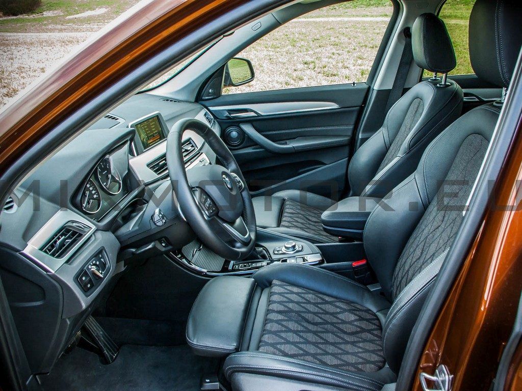 BMW X1 20d xDrive 2016 d exteriro exteriér interior interiér 07