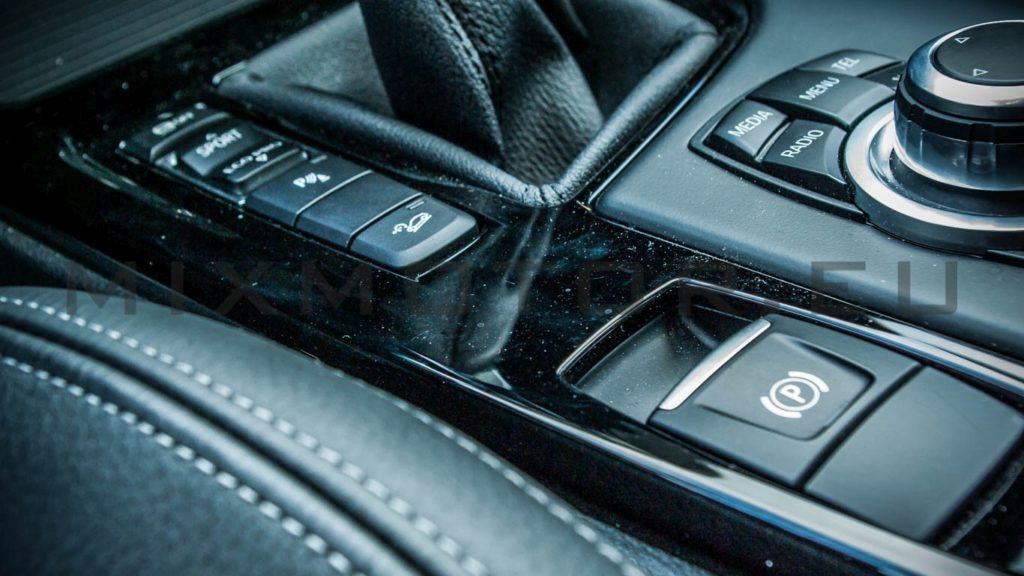BMW X1 20d xDrive 2016 d exteriro exteriér interior interiér 10