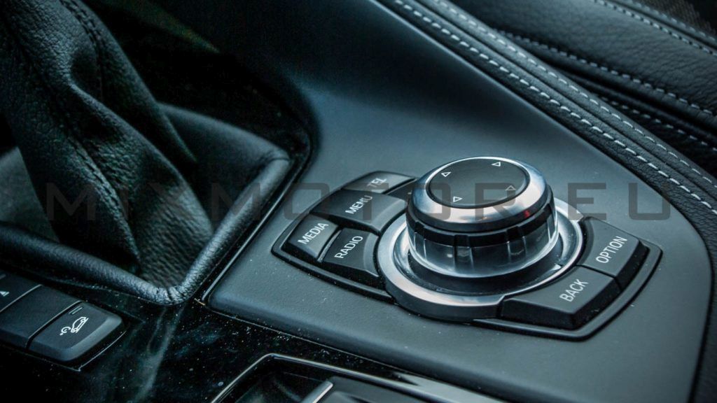 BMW X1 20d xDrive 2016 d exteriro exteriér interior interiér 11