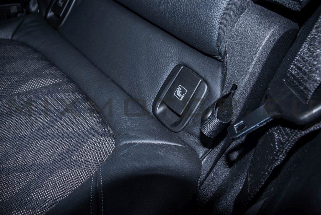 BMW X1 20d xDrive 2016 d exteriro exteriér interior interiér 19