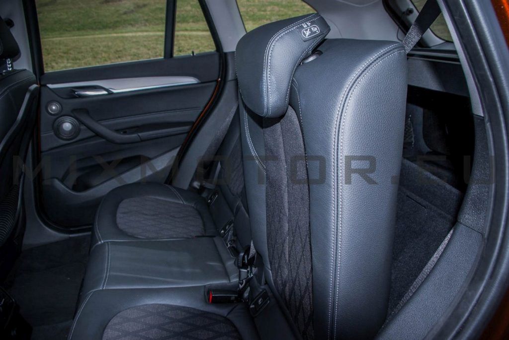 BMW X1 20d xDrive 2016 d exteriro exteriér interior interiér 20