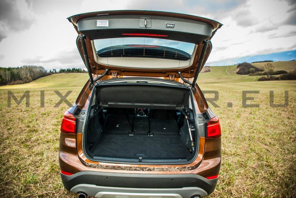 BMW X1 20d xDrive 2016 d exteriro exteriér interior interiér 27