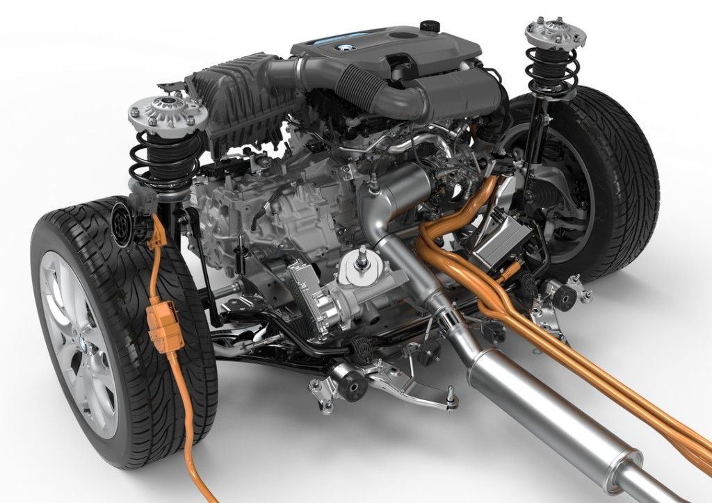 BMW eDrive hybrid electric elektrický pohon i8 i3 40e 330e 740e 225xe CO2 09