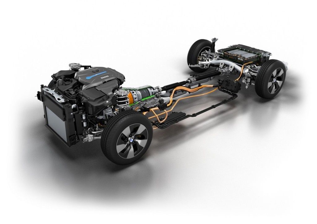 BMW eDrive hybrid electric elektrický pohon i8 i3 40e 330e 740e 225xe CO2 17
