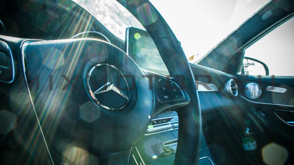 Mercedes-Benz GLC interior interiér exterior exteriér 2015 (28)