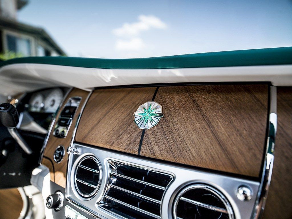 Rolls-Royce Dawn Wraith smaragd emerald interior interiér luxus car auto Porto Cervo 06