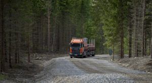 Scania R 580 XT V8 6x4 Timber transport Södertälje, Sweden Photo: Gustav Lindh 2017